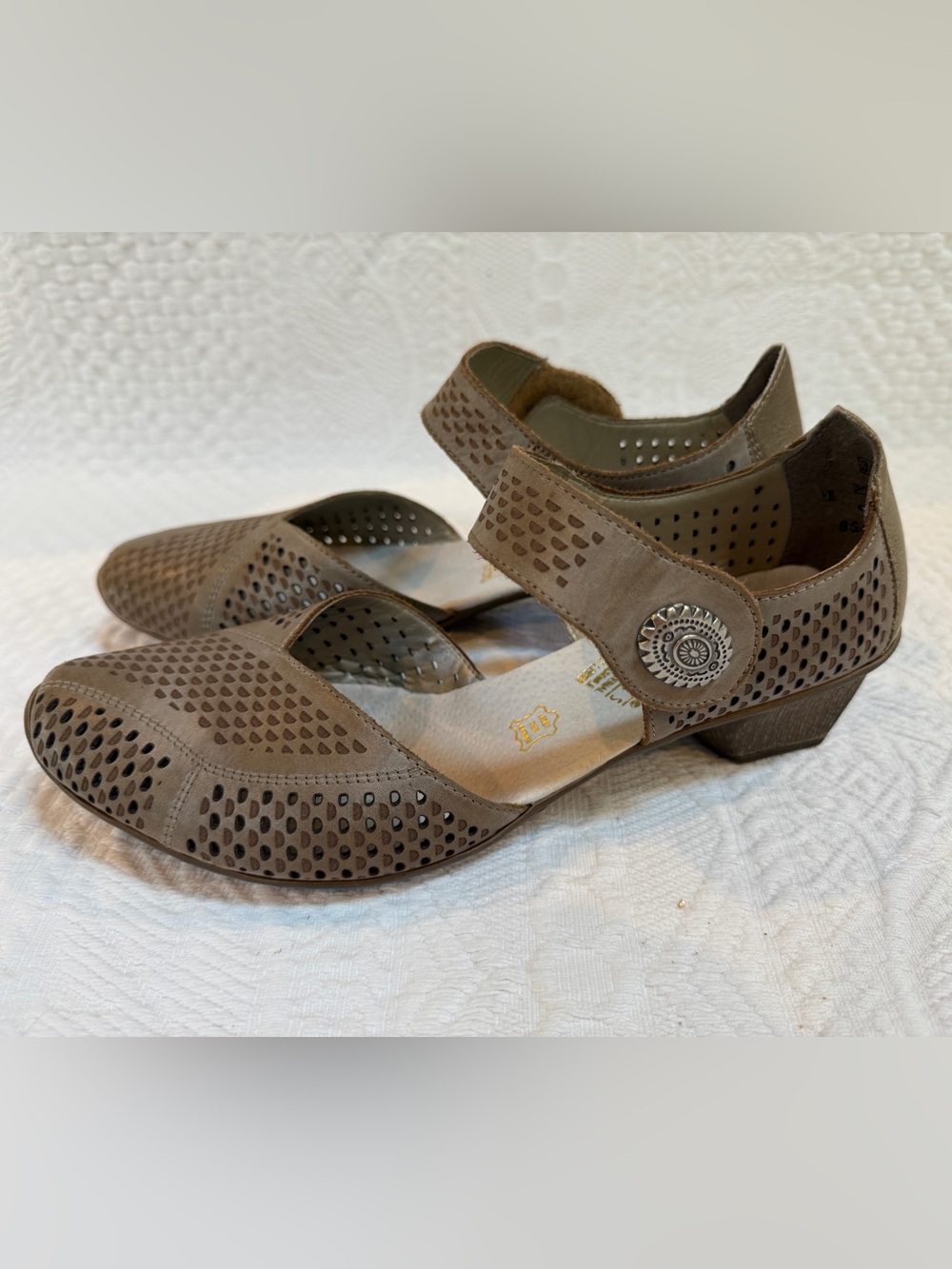 RIEKER Antistress Mary Jane Heels Taupe Comfort Cutout Women’s Size 39 US 8 Shoe